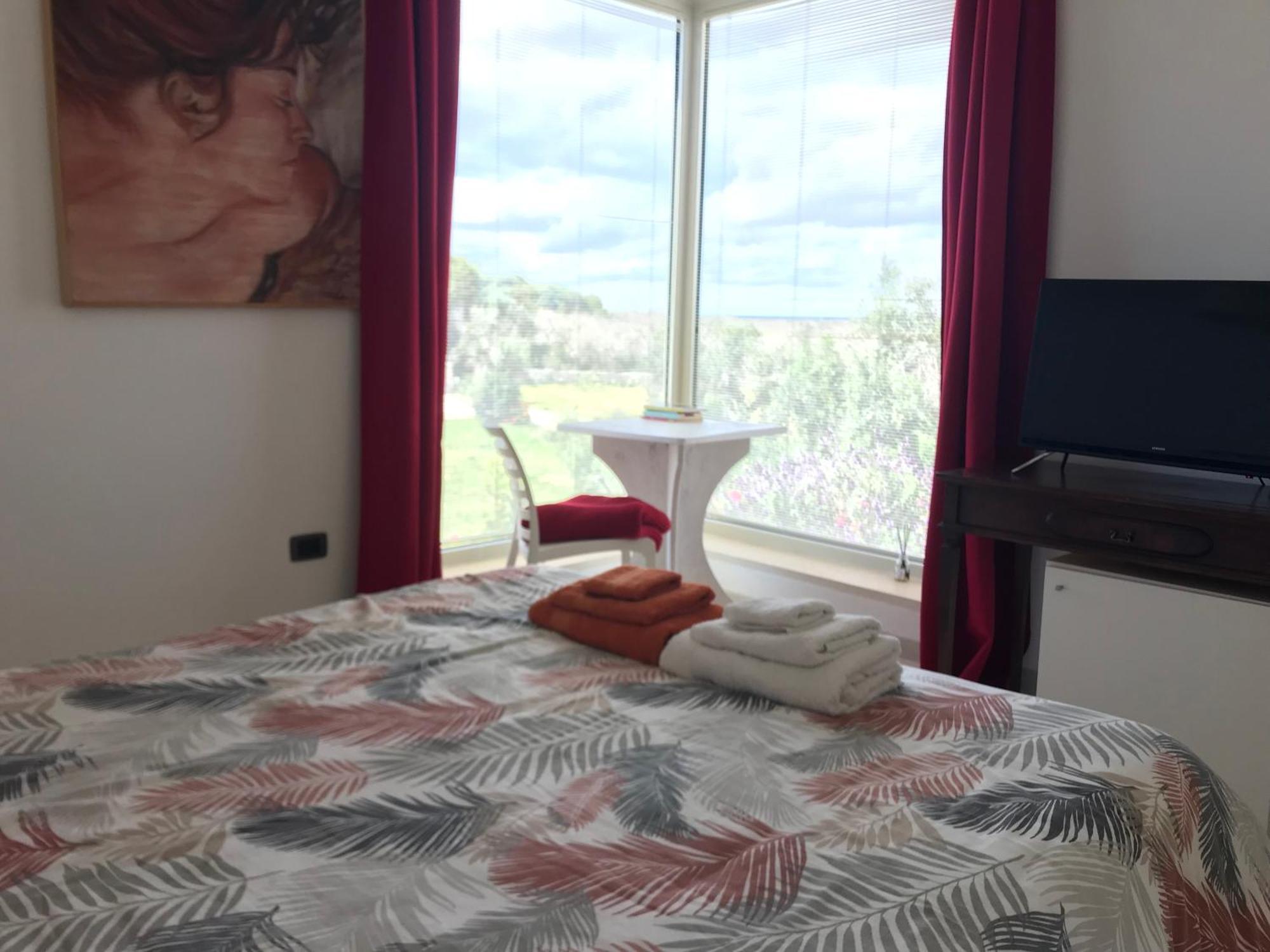 Tenuta Valle Dell Idro Otranto Con Piscina Casamassella Exterior foto